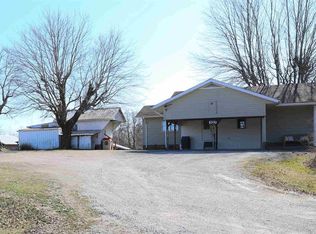 107 E 1st St, Birdseye, IN 47513