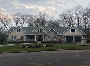 5 Candlelight Dr, Montvale, NJ 07645