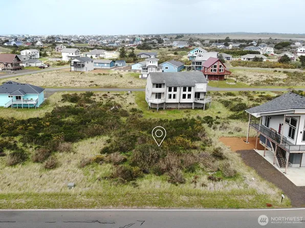 1493 E Ocean Shores Boulevard SW, Ocean Shores, WA 98569