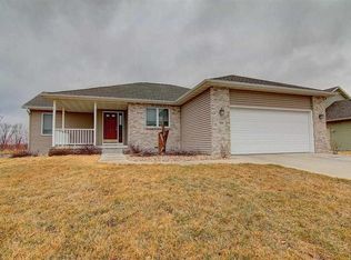 708 Edenberry Ln, Oregon, WI 53575