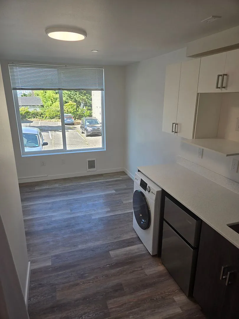 Bode Luna Park - 6 weeks Free & $99 Security Deposit OAC — Photo 3