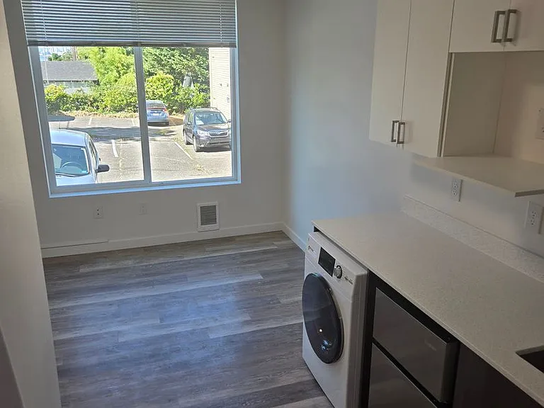 Bode Luna Park - 6 weeks Free & $99 Security Deposit OAC — Photo 15