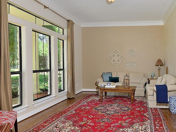 5th image of 9218 Stratford Pl