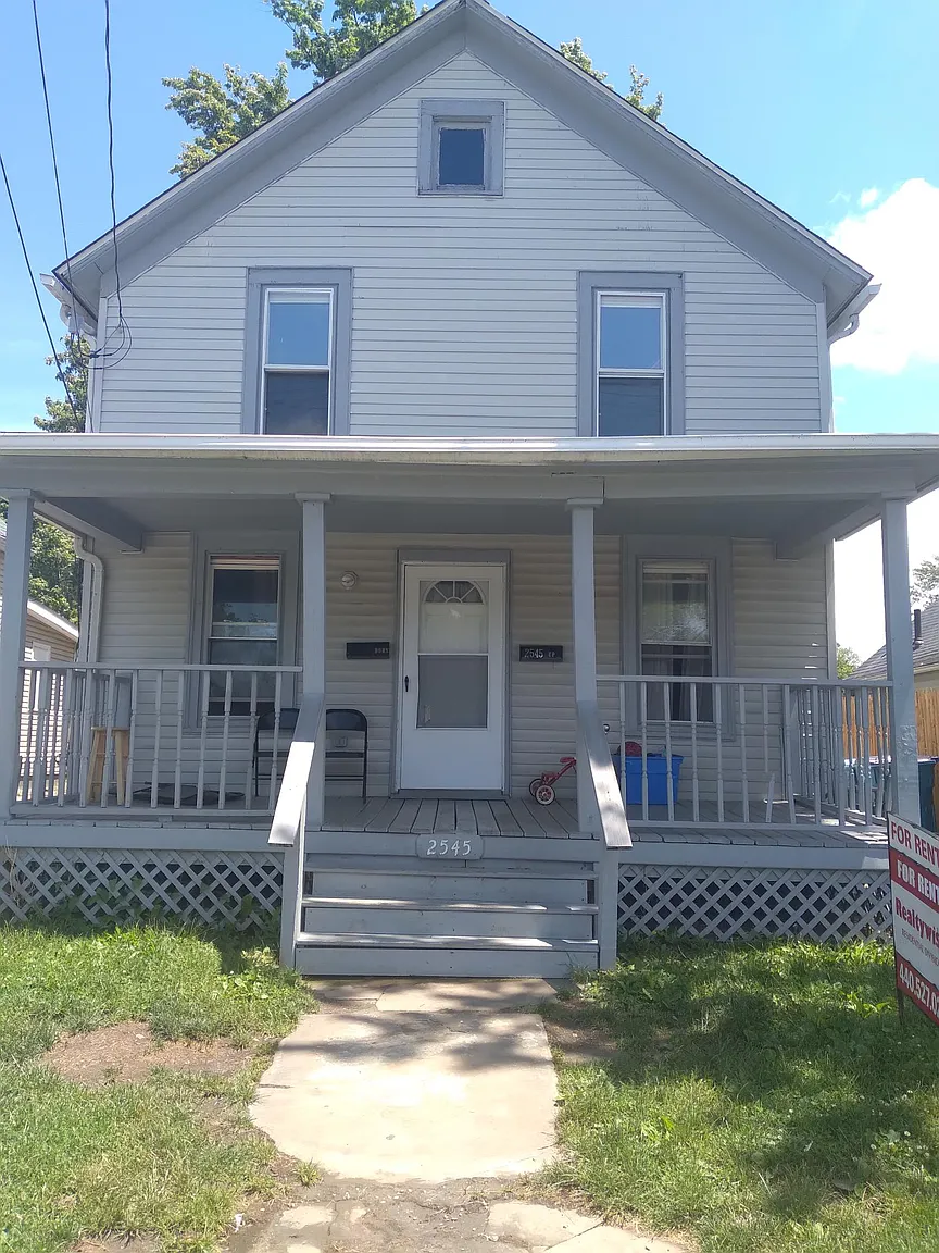 2545 Lexington Ave photo 1