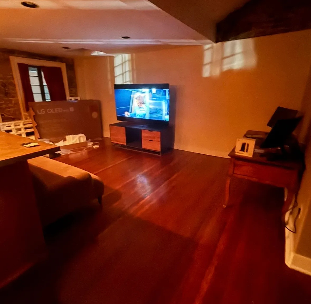 1 bed, 850 sqft, $1,900 — Photo 1