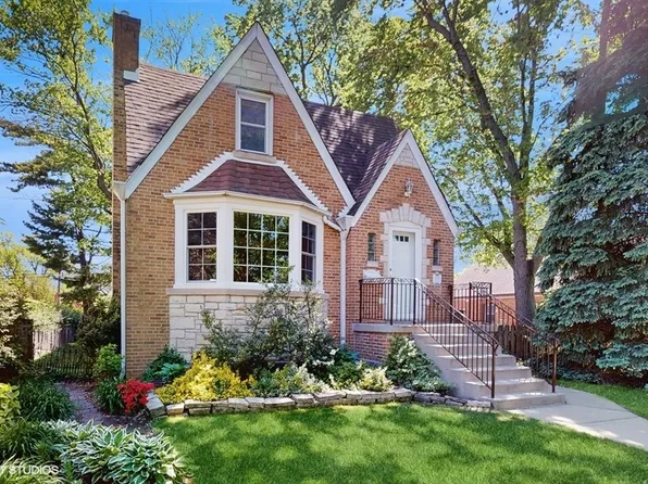5247 Greenwood St, Skokie, IL 60077