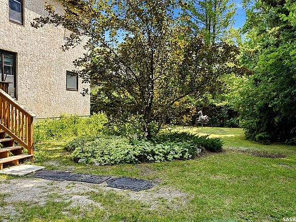 5th image of 913 Boyle STREET