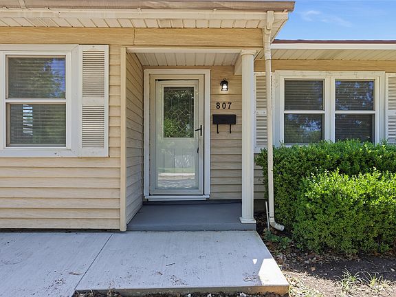 2nd image of 807 Highland Dr
