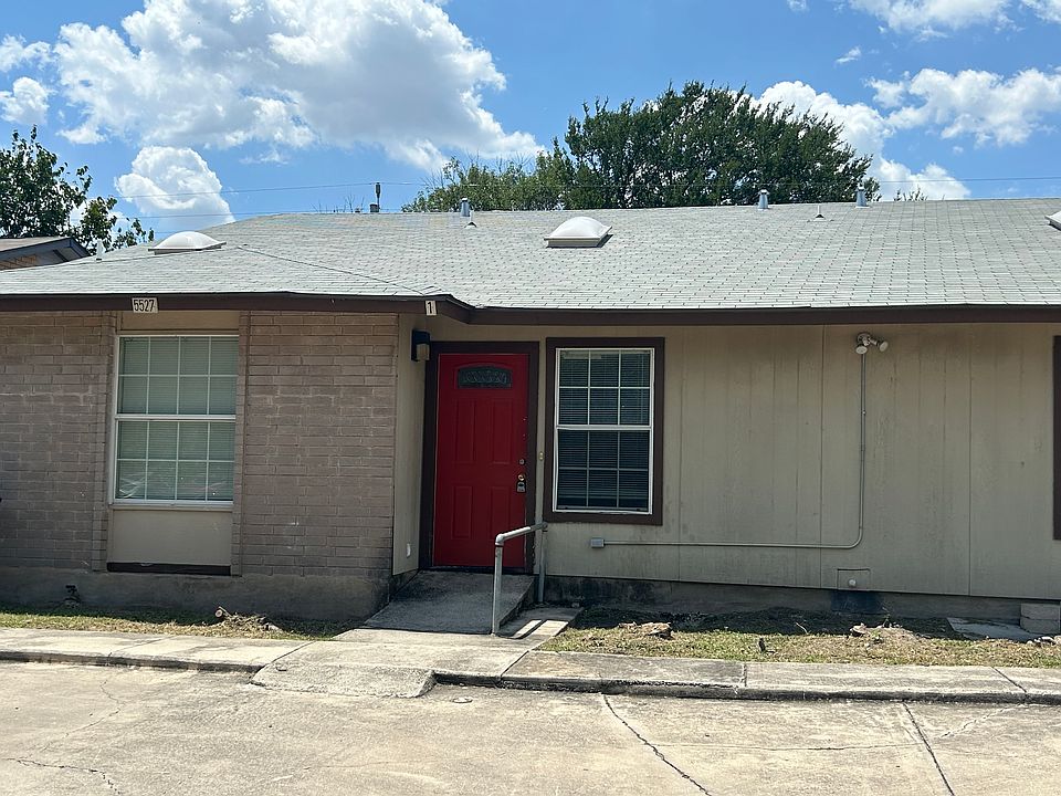 1st image of 5527 Lochmoor #1