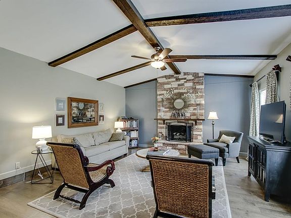 5th image of 2917 Arcadia Ln