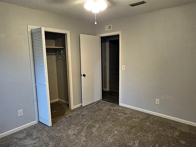 605 Melbourne Dr — Photo 24