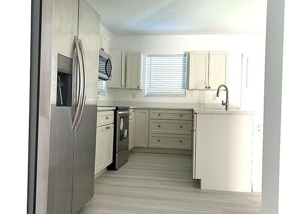 3rd image of 121 S Lake Dr #B