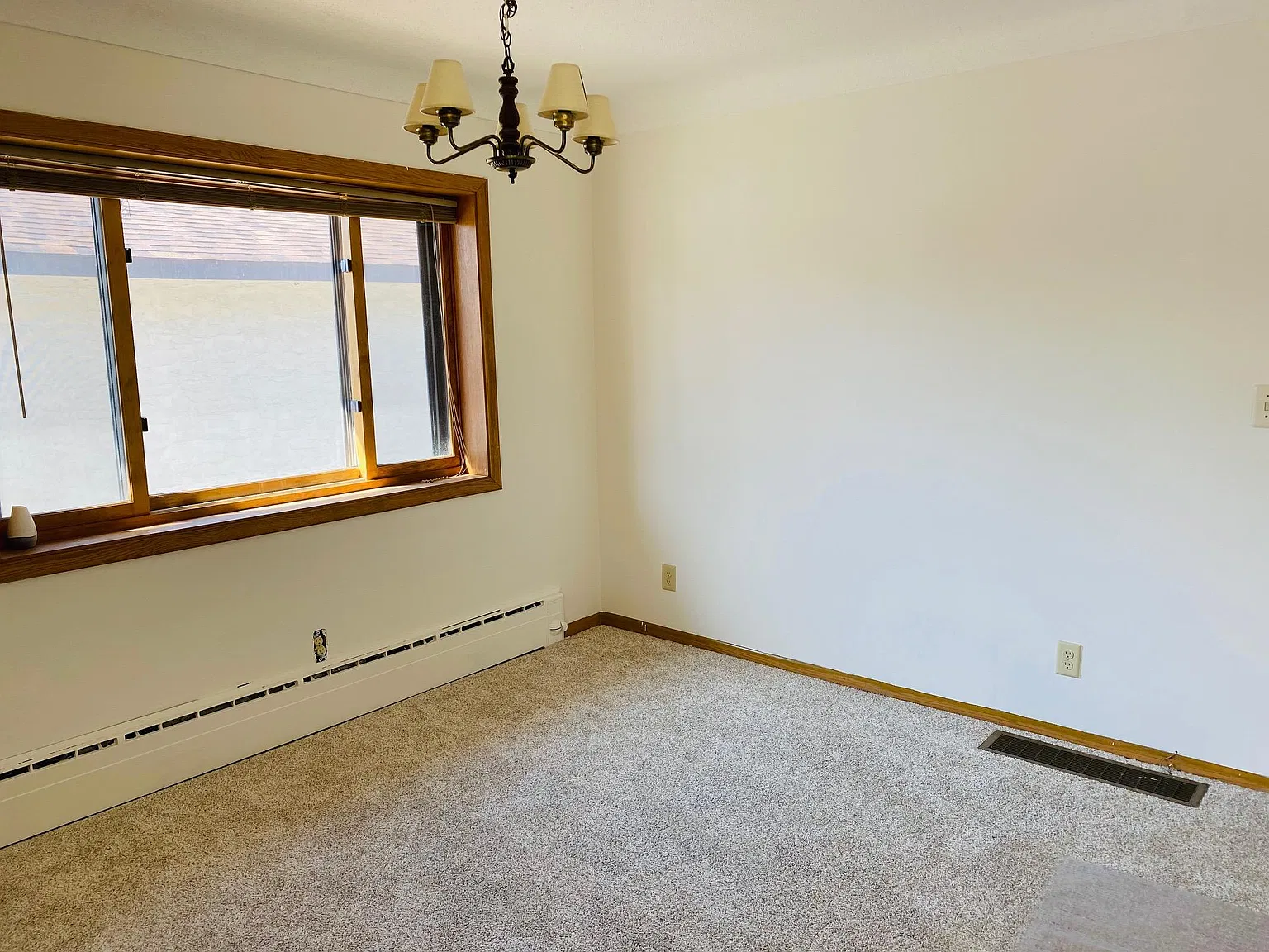 4 bed, 1600 sqft, $2,000 — Photo 4