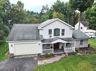 106 Holiday Ln, Montague Twp., NJ 07827