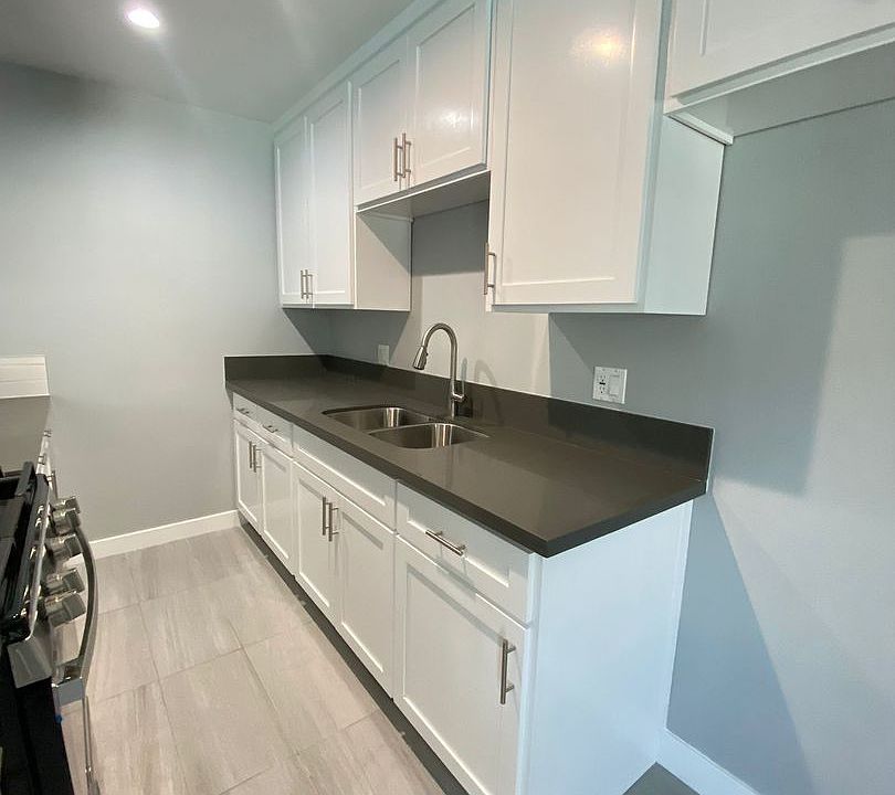 1st image of 4015 W Adams Blvd #21