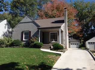 1138 Lake Grove Ave SE, East Grand Rapids, MI 49506