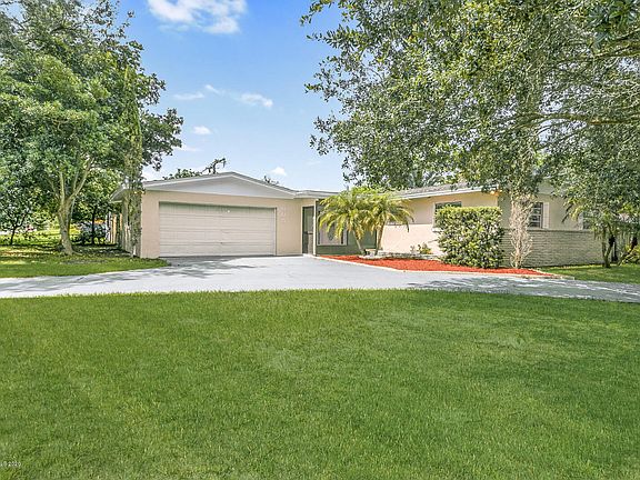 3rd image of 905 Rozen Ave