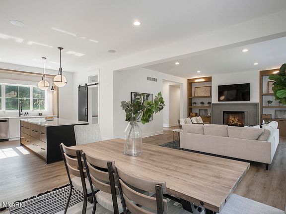 5th image of 5108 Hickory Pointe Wood SE