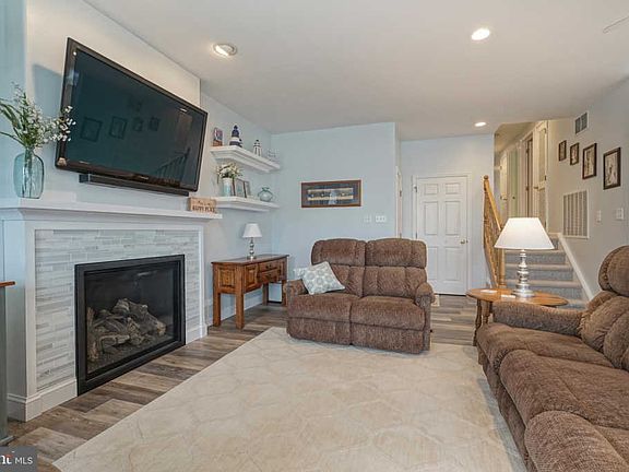 3rd image of 5116 Central Ave #1