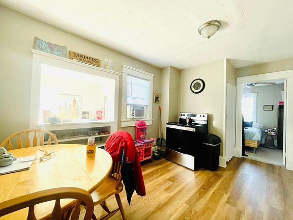 3rd image of 307 S Grandview Ave #9