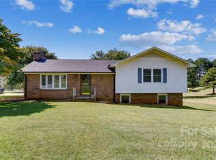 1814 Country Club Rd, Lincolnton, NC 28092