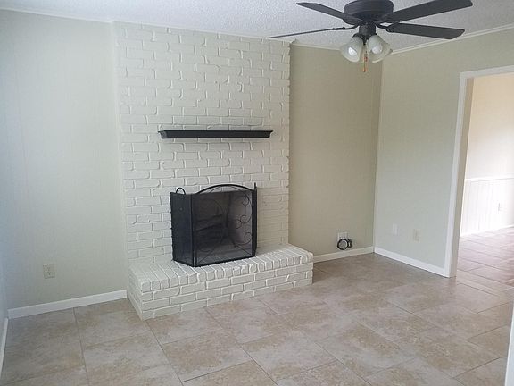 2nd image of 1602 Stanley Dr #101