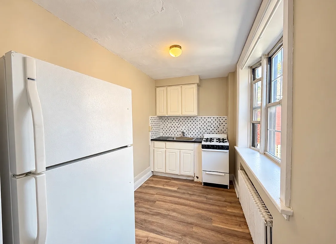 1 bed, $899 — Photo 3