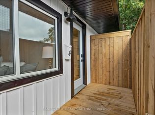 477 Montrave Ave #4, Oshawa, ON L1J 4S6