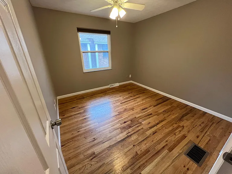 1750 Willoway Cir S — Photo 18
