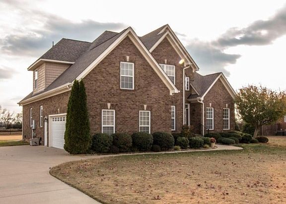 3rd image of 817 Furman Dr
