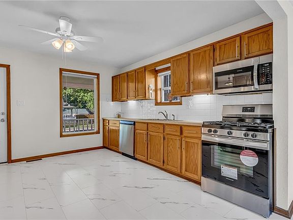 4th image of 103 E Piankishaw St