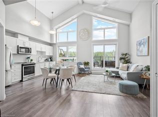 35 Kingsbury Sq #414, Guelph, ON N1L0J4