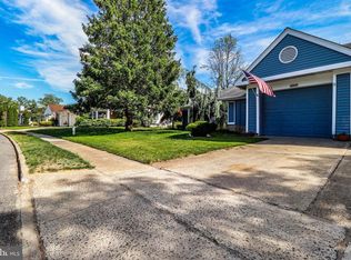 1033A Thornbury Ln, Manchester, NJ 08759