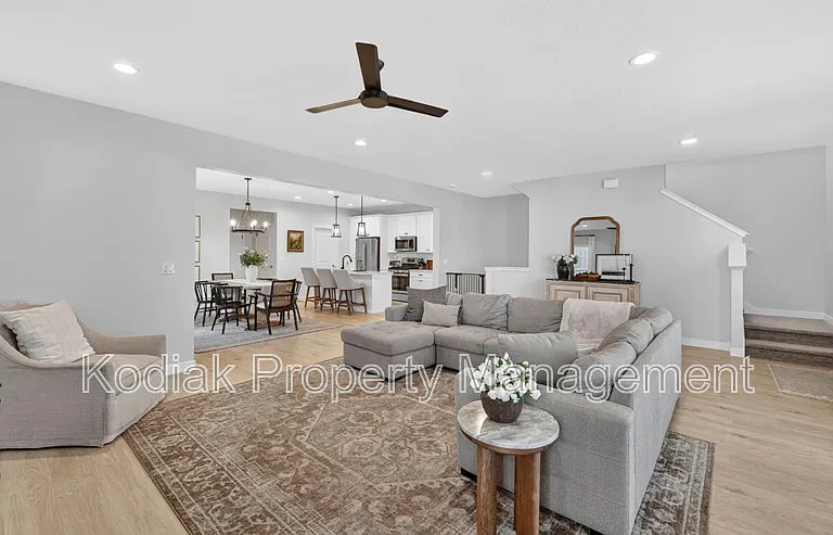 979 W Shoreline Dr — Photo 6