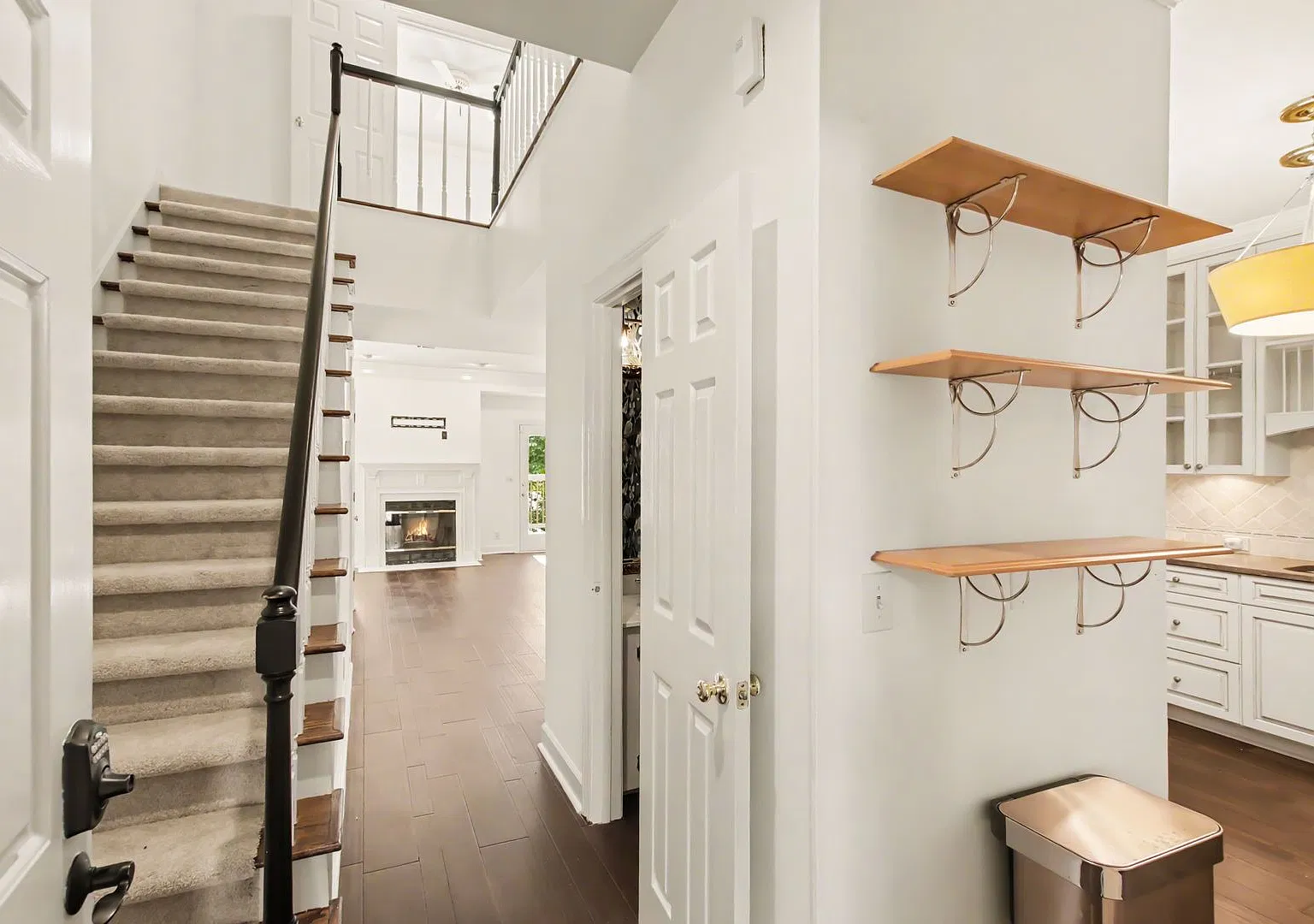 Spacious Living in Burton Hills! — Photo 2