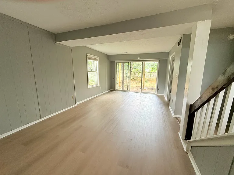 100 Yately Ct — Photo 11