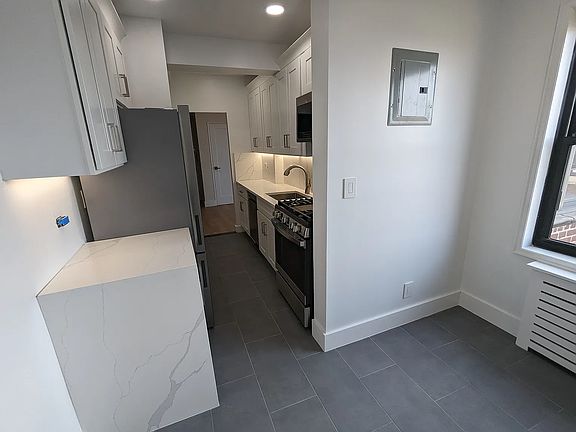 4th image of 6434 102nd St APT 9G
