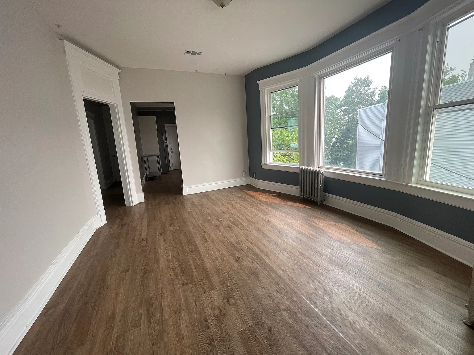 3 bed, $2,575 — Photo 2