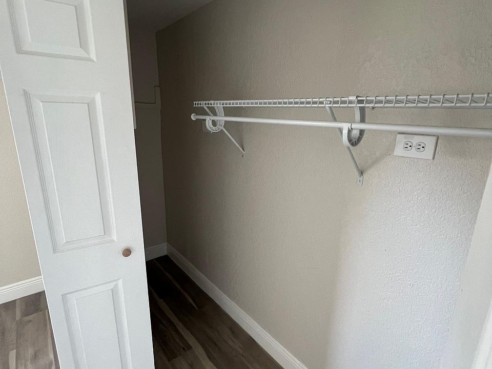 1st image of 9411 Goldenrod Rd #3