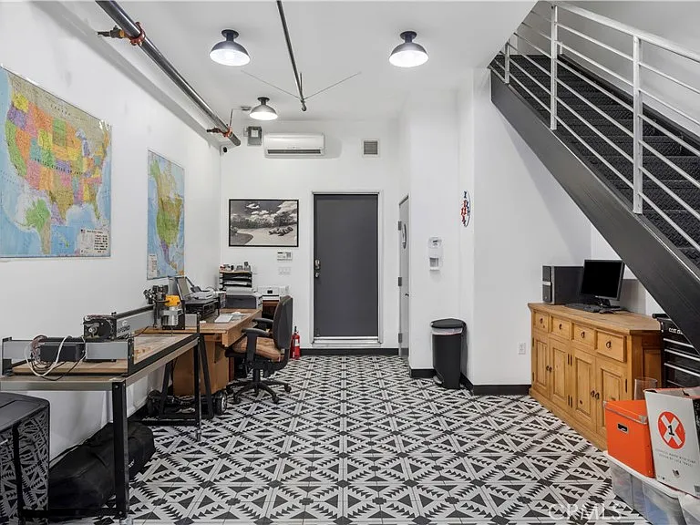 728 N Santiago St — Photo 26