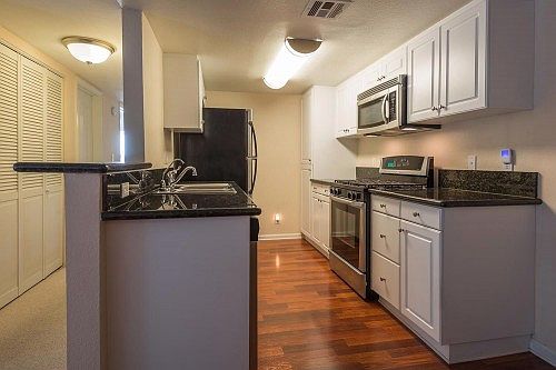 3rd image of 5009 Woodman Ave APT 211