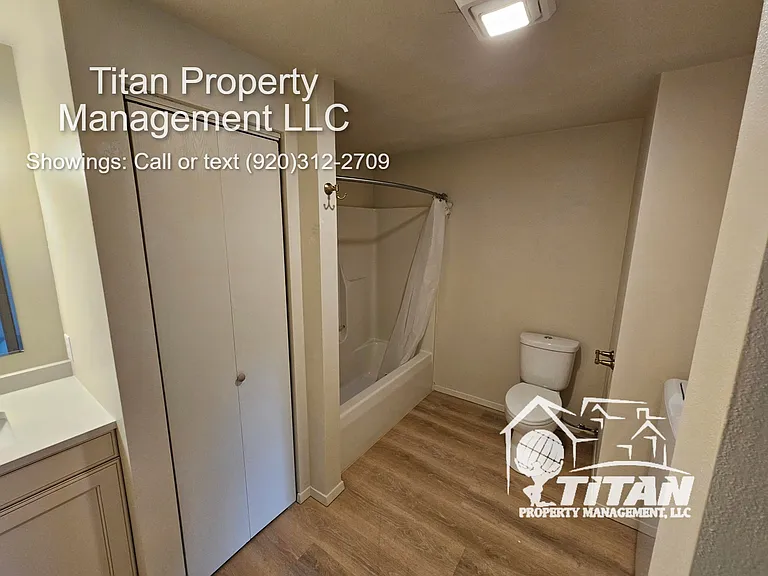 1546 Manitowoc Rd #2 — Photo 9