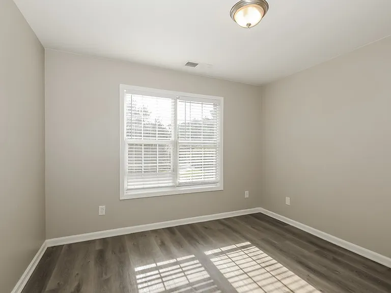 100 Brookcrest Ct — Photo 12