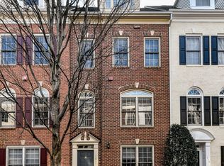 1617 Leeds Castle Dr, Vienna, VA 22182