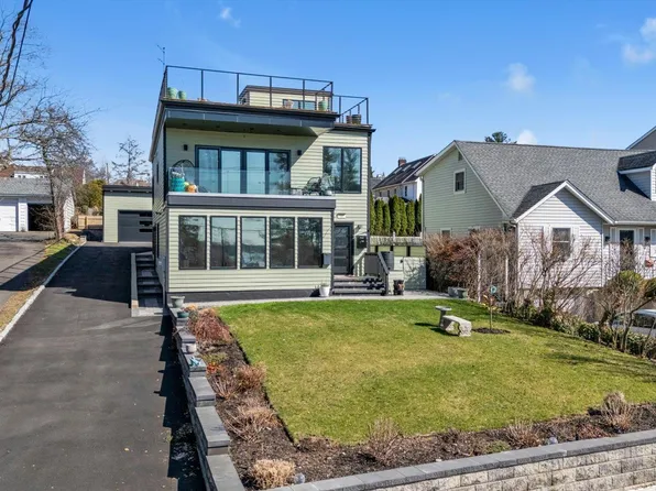 37 Carlton Avenue, Port Washington, NY 11050