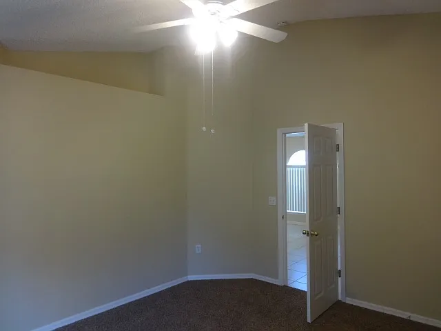 2056 Redwood Cir NE — Photo 10