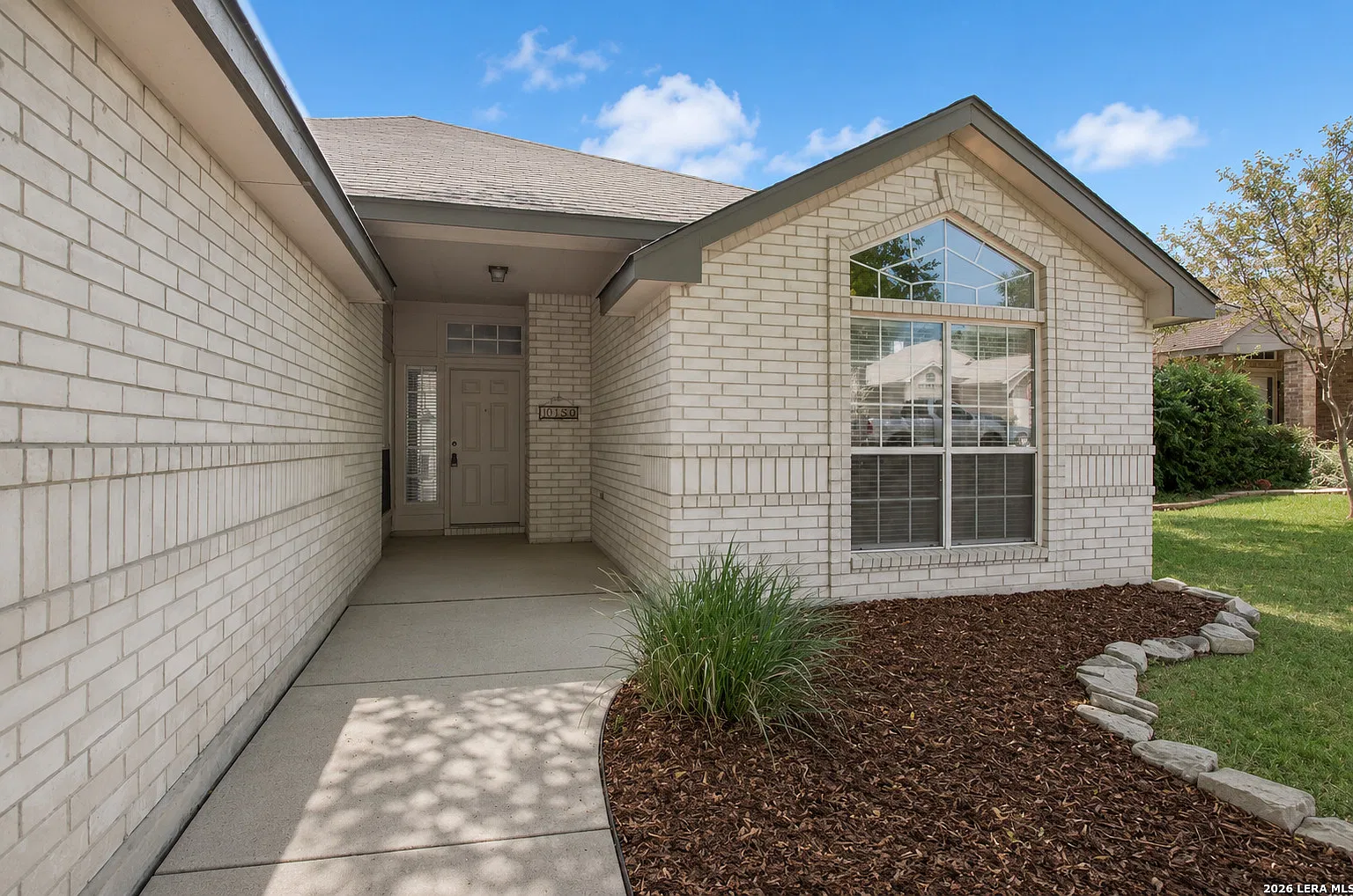 3 bed, 1723 sqft, $2,000 — Photo 2