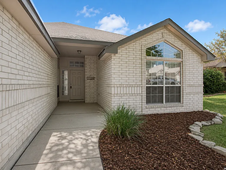 1136 Berry Creek Dr — Photo 2