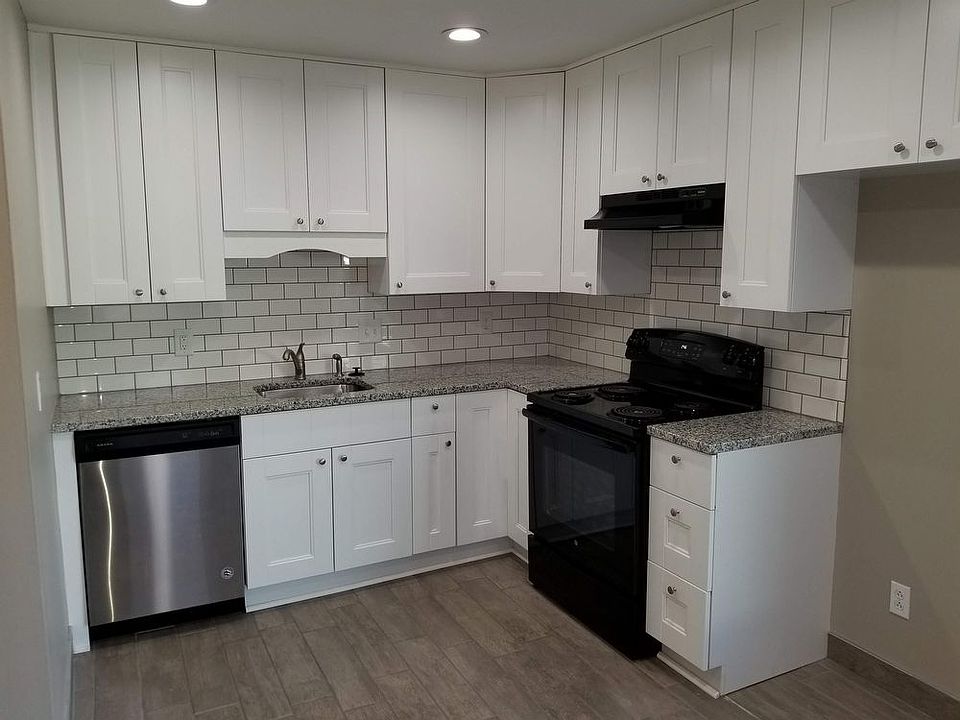 1st image of 2592 La Rosa Dr