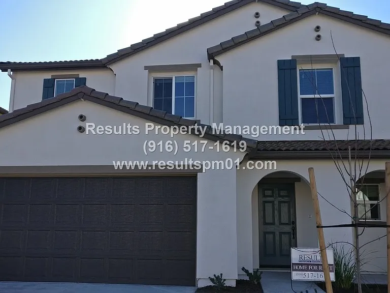 4329 Gentry Way — Photo 3